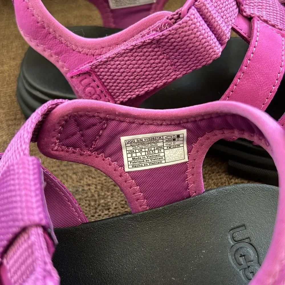 New UGG Ashton Multistrap Chunky Sandals Girls Size 2 (Youth) in Pink
